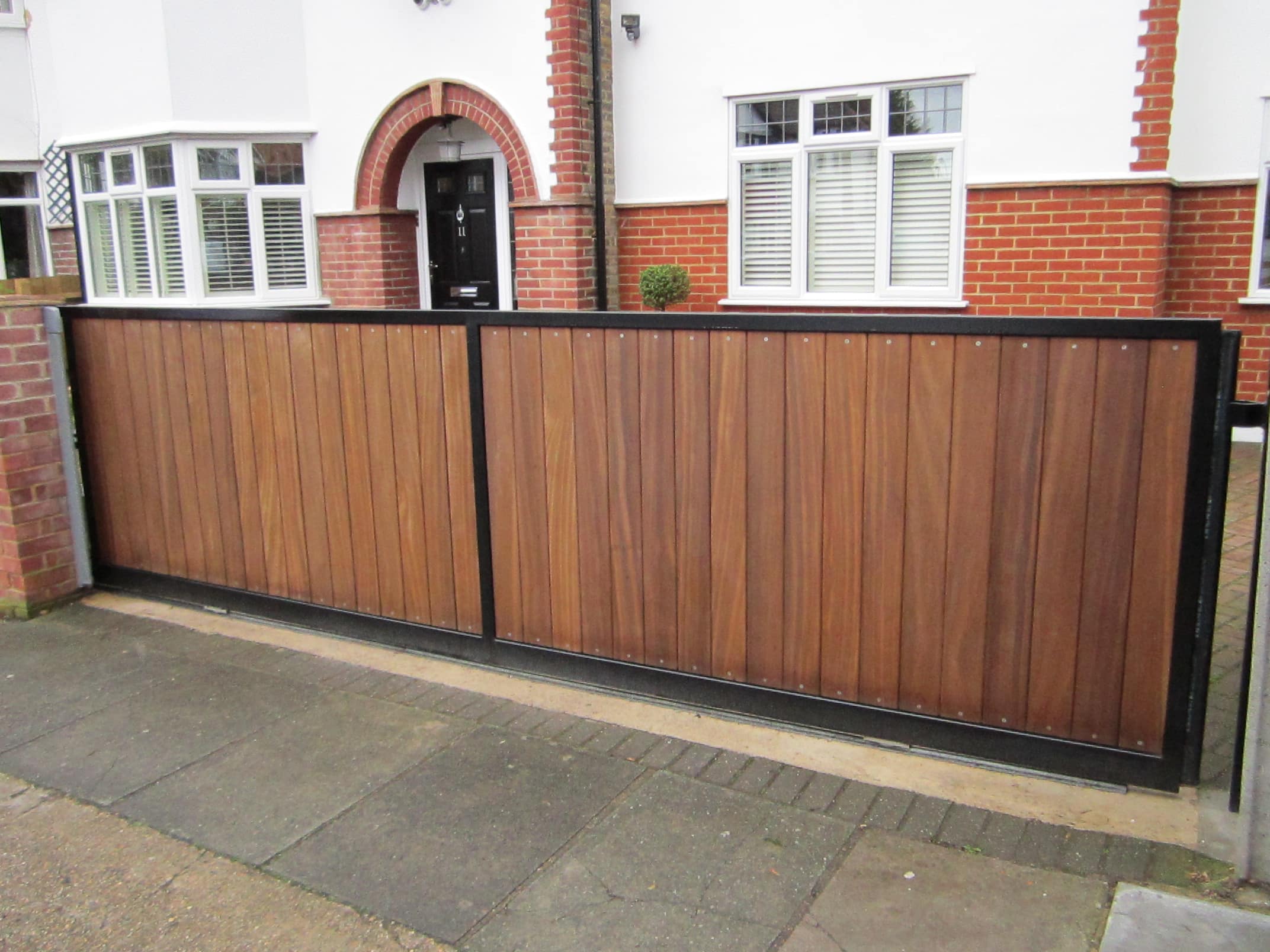 Sliding Gates 8 - TPS Electric Gates & Doors Ltd