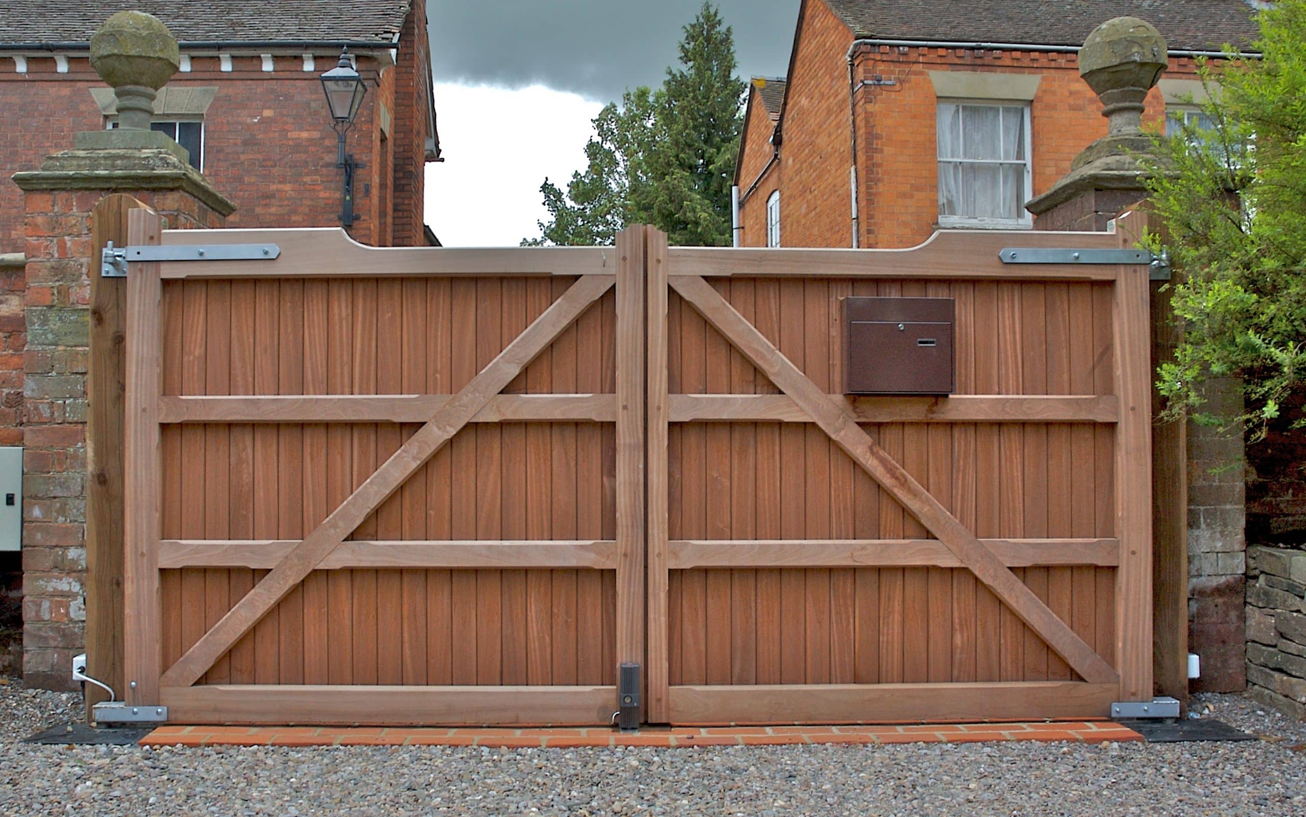 Wooden Gates 3 - TPS Electric Gates