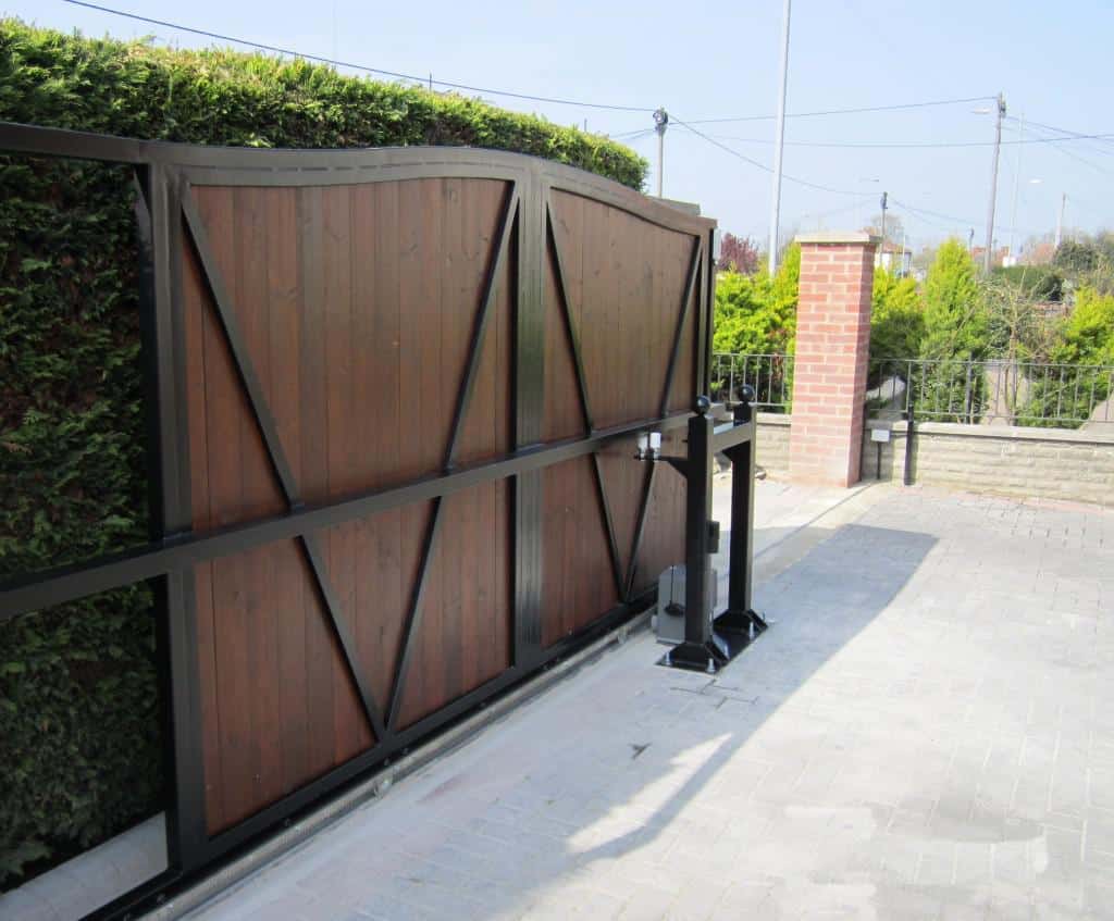 electric-gates-varnish-danish-oil - TPS Electric Gates