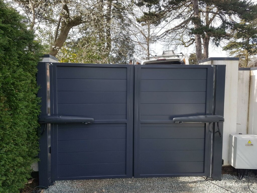 Aluminium electric gates in Worcester